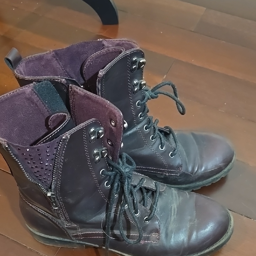 Dark Purple Lace-Up Boots